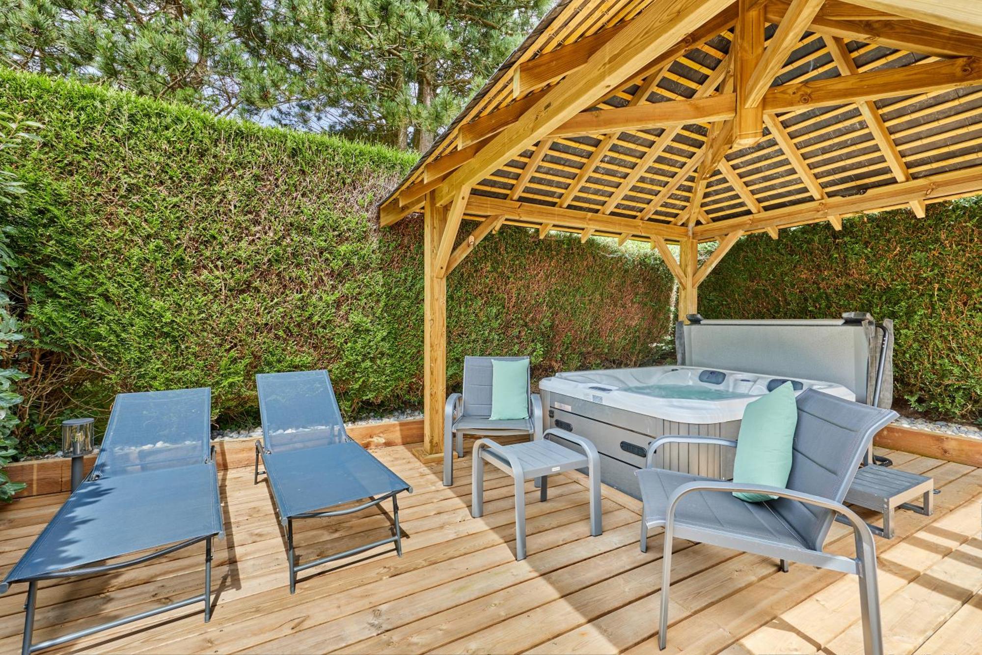 Апартаменты Domaine Du Gros Chene - Terrasses Avec Jacuzzis Privatifs Ablon Экстерьер фото
